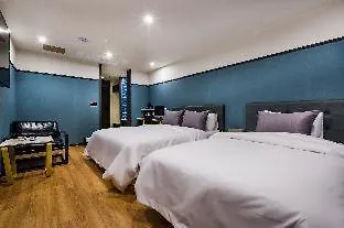 Brown-Dot Hotel Songdo Puszan